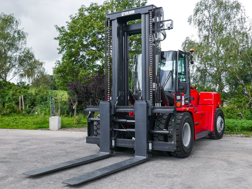 new Kalmar DCG160-12 container handler