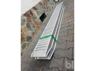 CLM 85.25 loading dock ramp