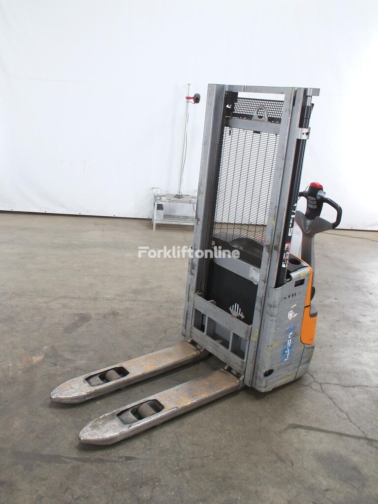 Still EXV10/LiIon pallet stacker