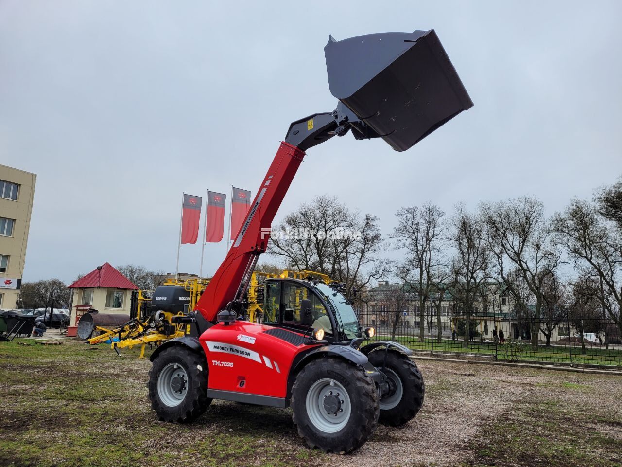 new Massey Ferguson TH.7038 telehandler